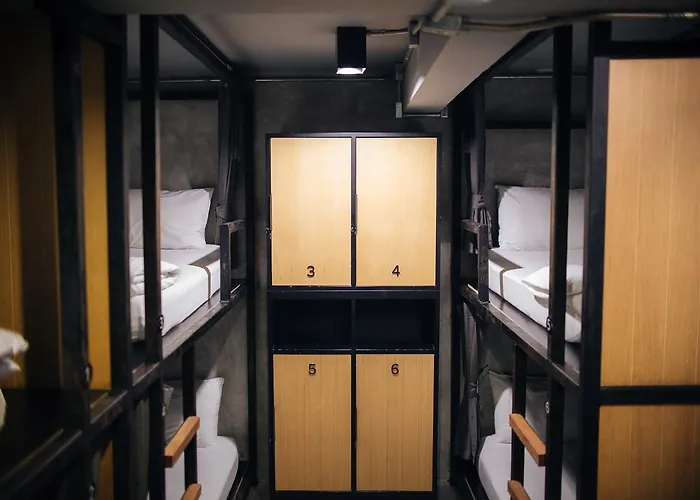 Bed Station Ratchthewi Ostello *
